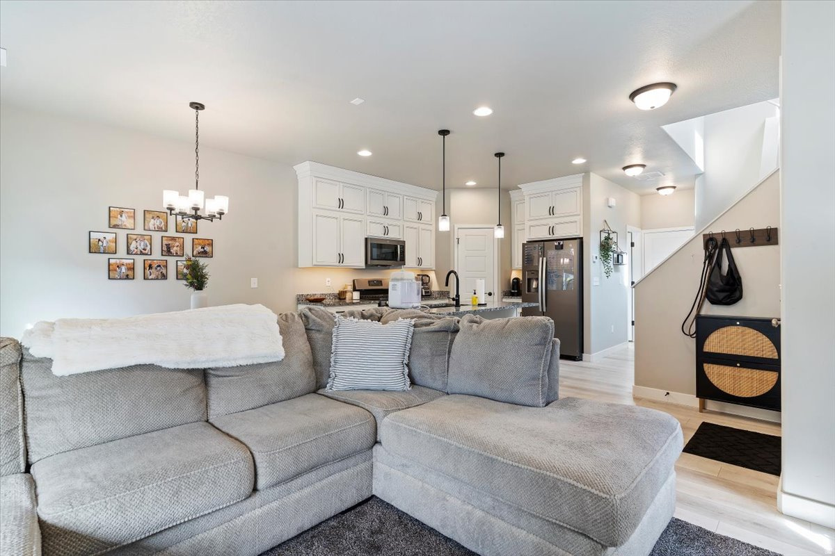 SALT POINT - Residential