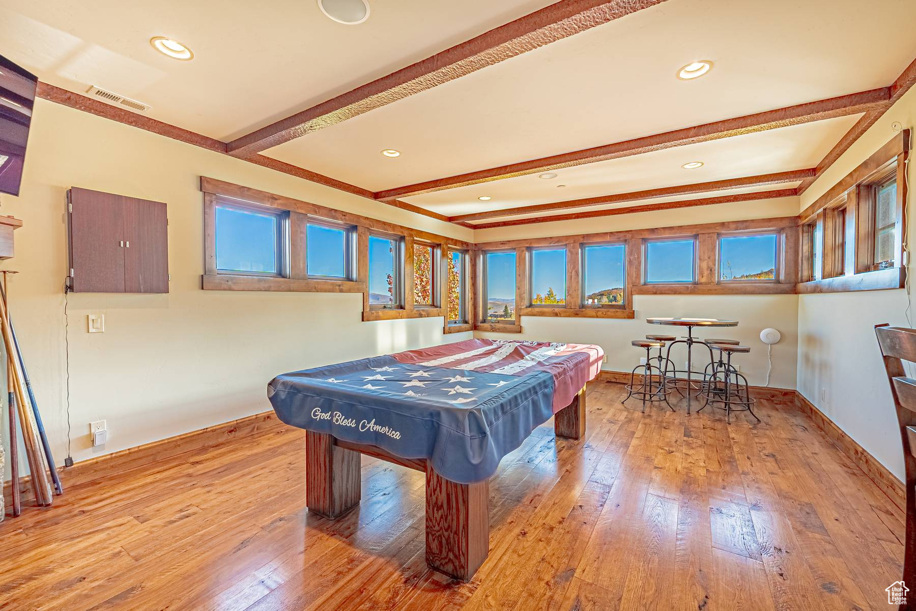 ROYAL OAKS - Residential