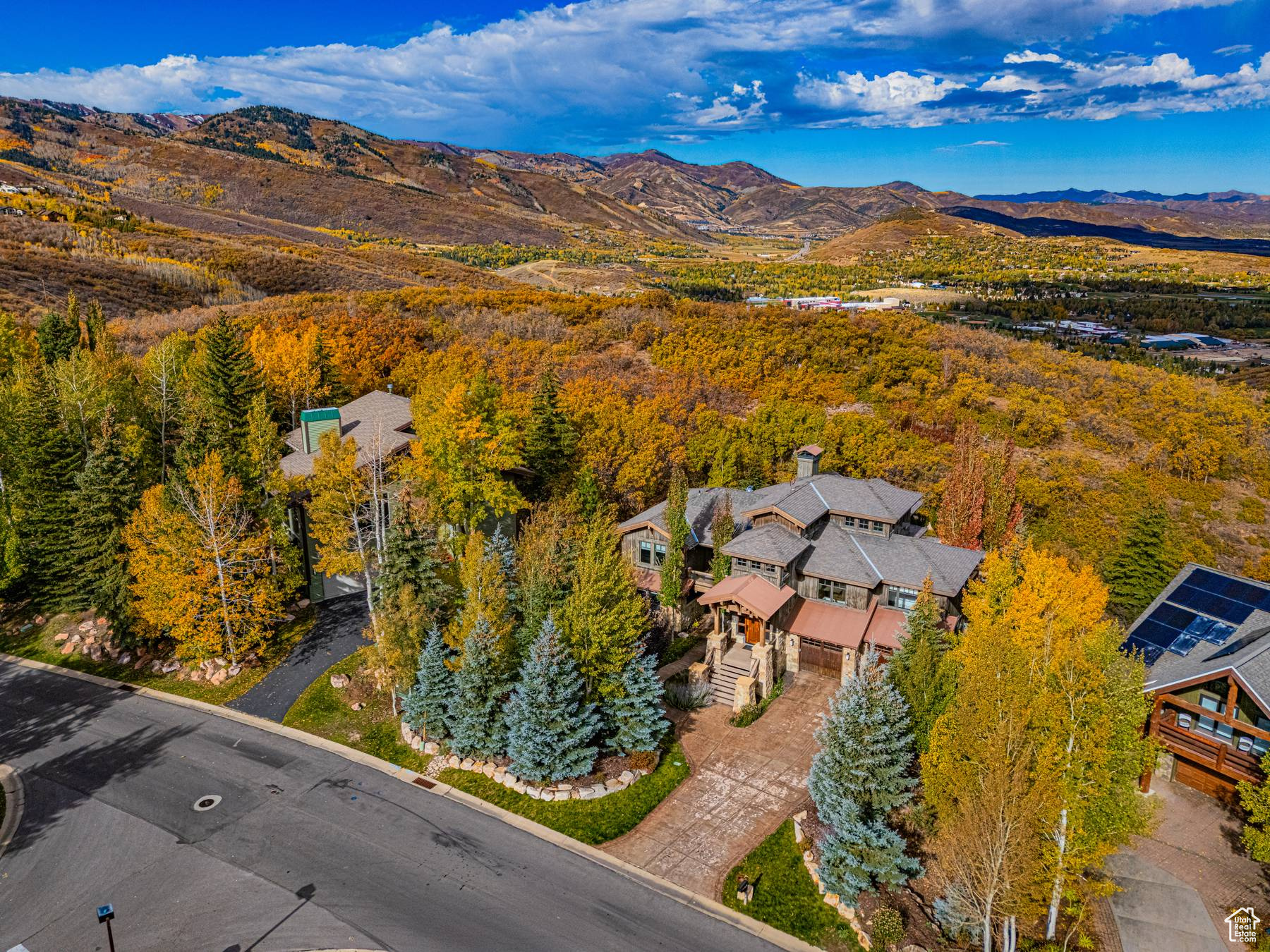 ROYAL OAKS - Residential