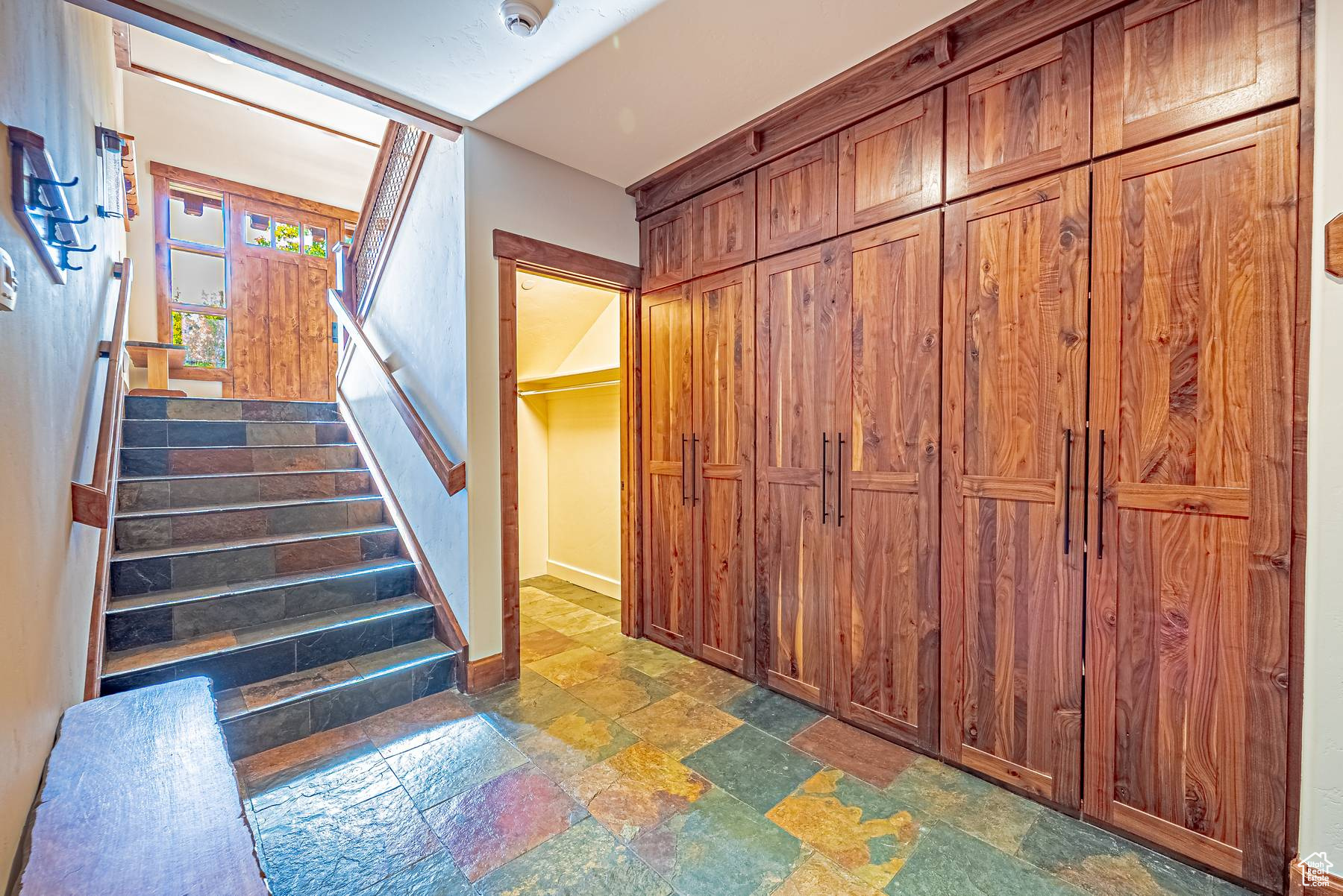 ROYAL OAKS - Residential