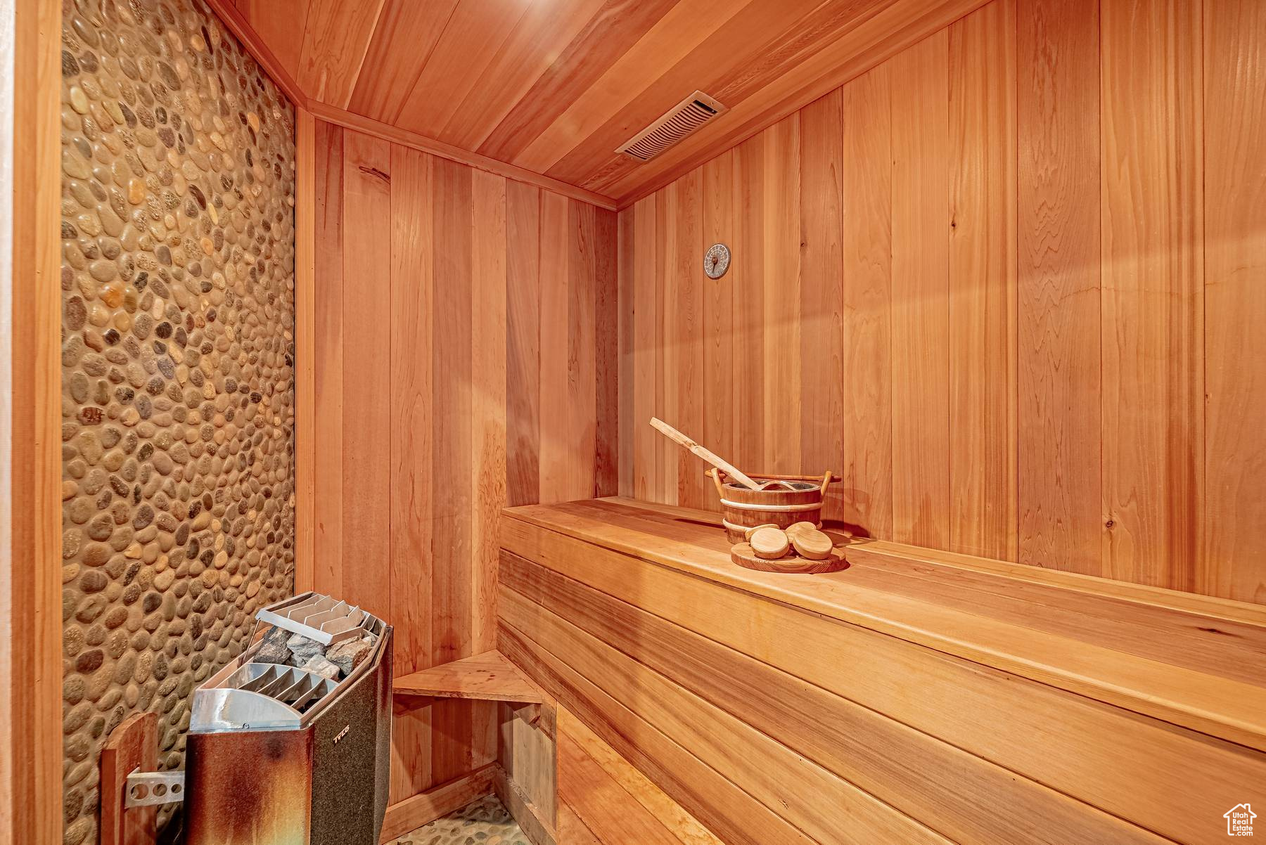 ROYAL OAKS - Residential