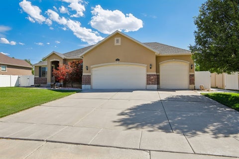 Tiny photo for 1317 W 2340 N, Clinton, UT 84015 (MLS # 2179625)
