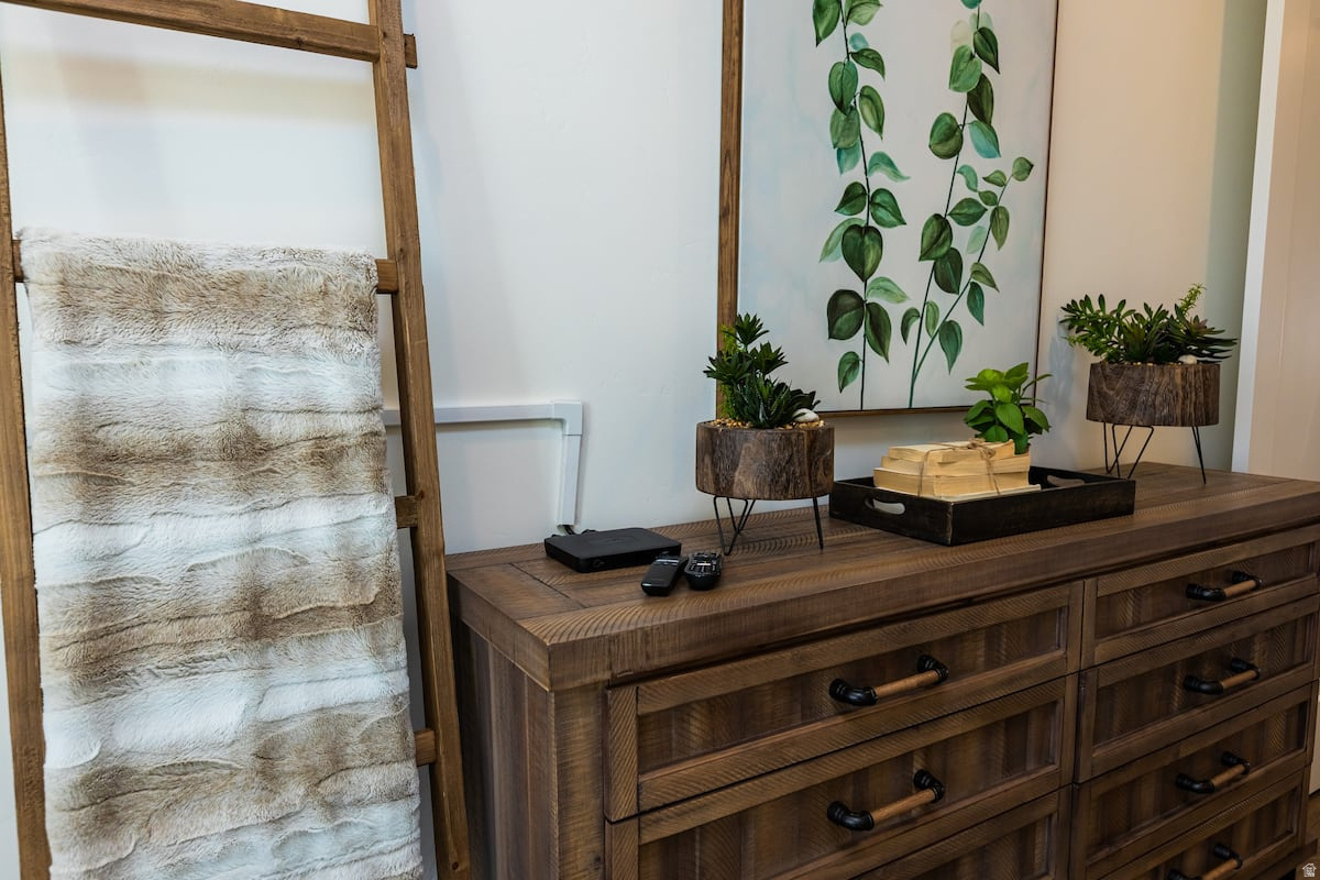 EIGHTH AT CORAL CANYON AMD - Residential