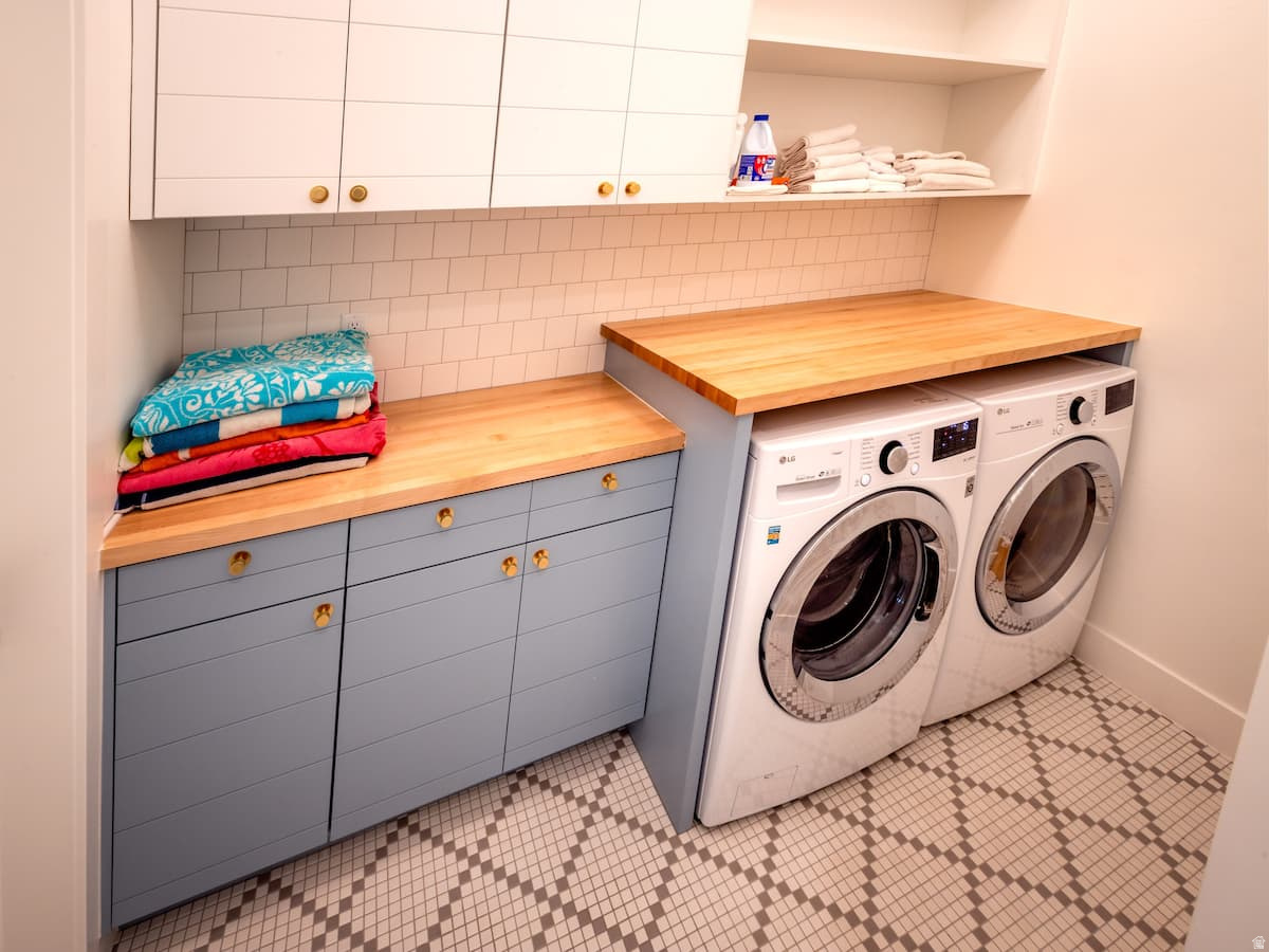 EIGHTH AT CORAL CANYON AMD - Residential