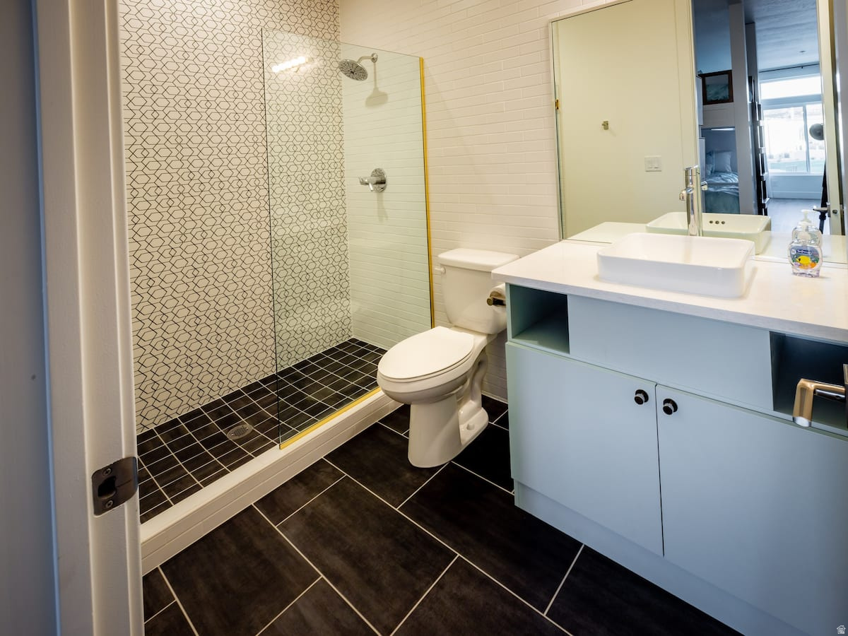 EIGHTH AT CORAL CANYON AMD - Residential