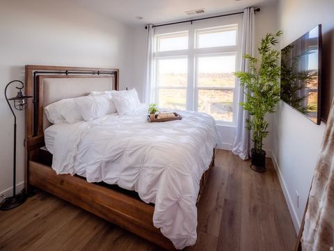 Tiny photo for 2166 N DOUBLE EAGLE LN, Washington, UT 84780 (MLS # 2136617)