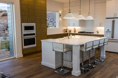 Tiny photo for 2166 N DOUBLE EAGLE LN, Washington, UT 84780 (MLS # 2136617)