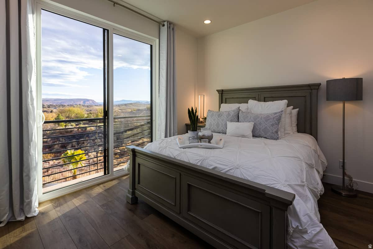 EIGHTH AT CORAL CANYON AMD - Residential