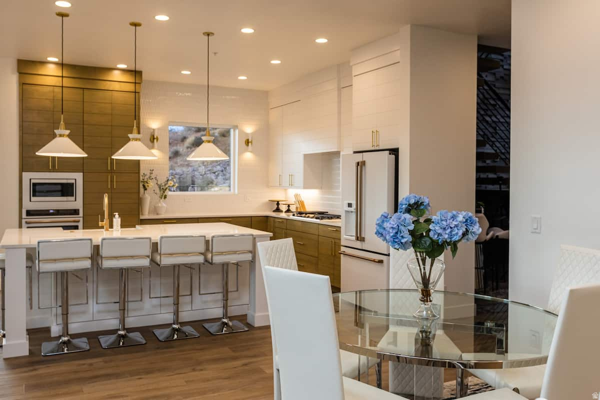 EIGHTH AT CORAL CANYON AMD - Residential