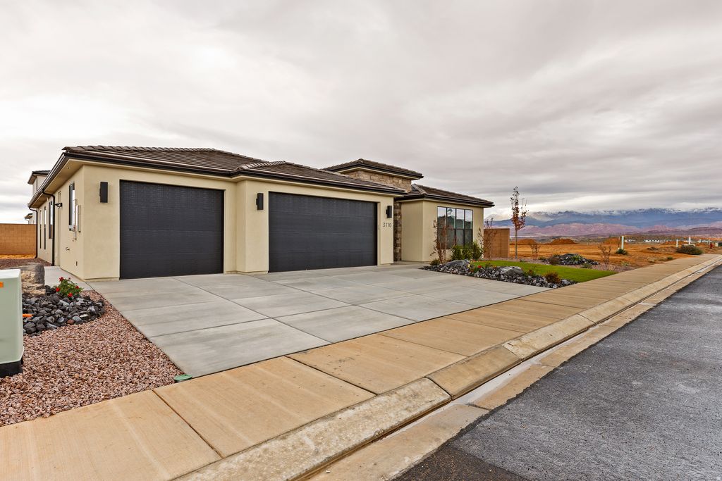 Photo of 3118 S 4800 St W #8, Hurricane, UT 84737 (MLS # 2159408)