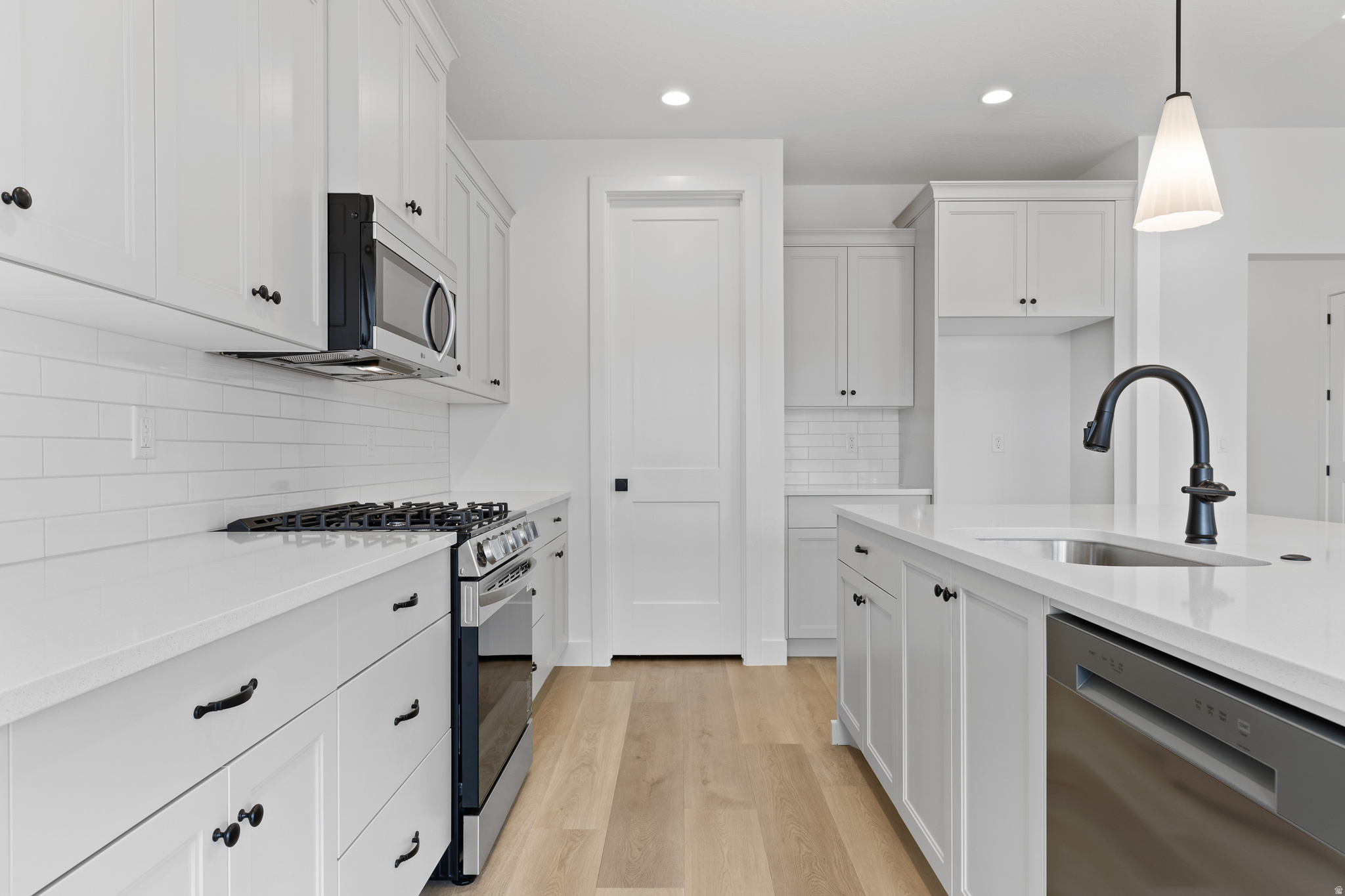 SAND POINT - Residential