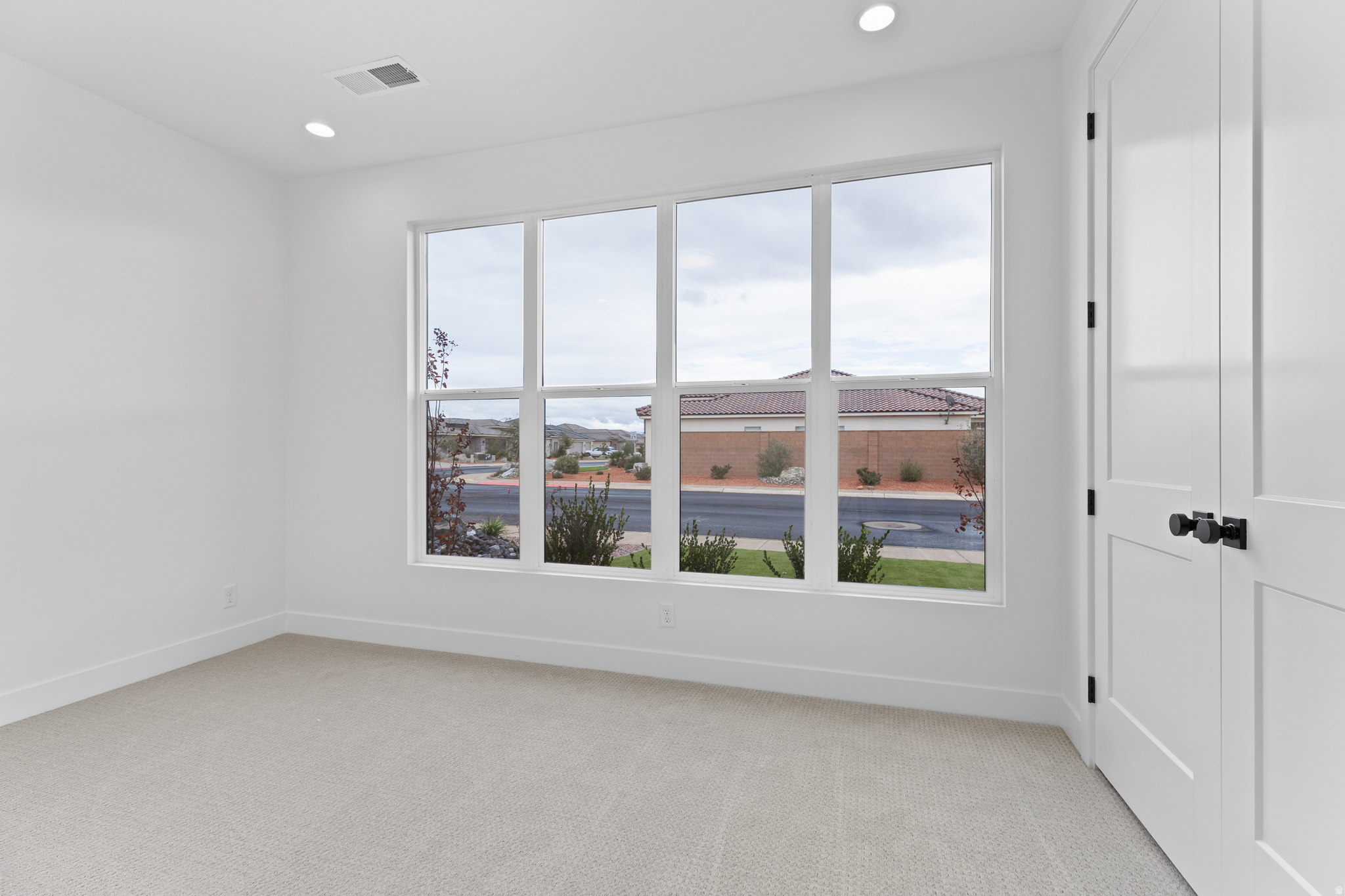 SAND POINT - Residential