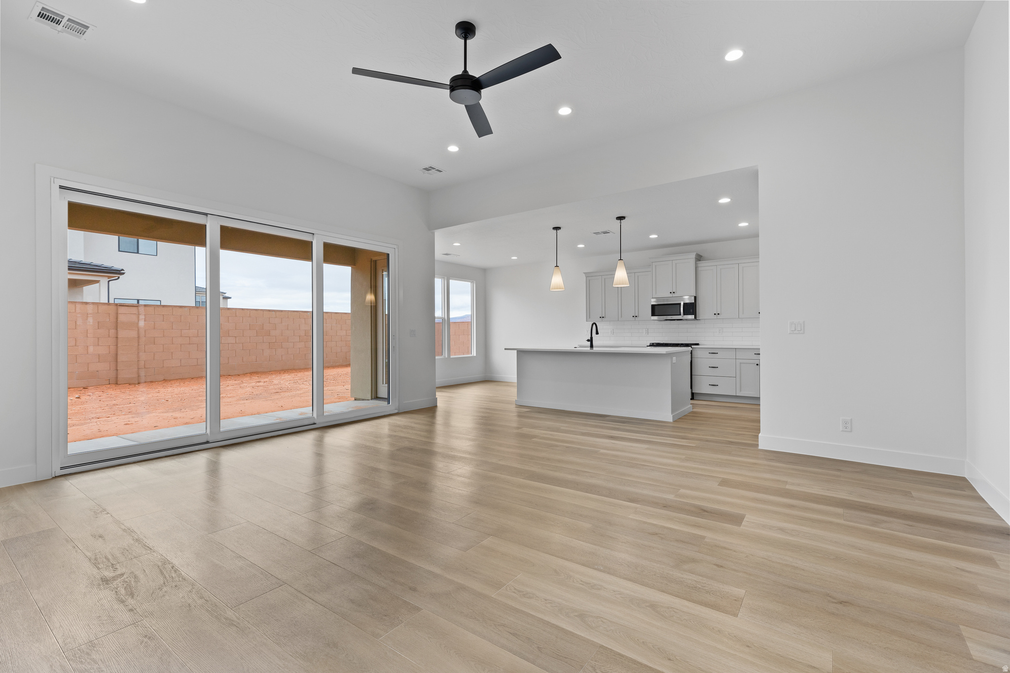 SAND POINT - Residential