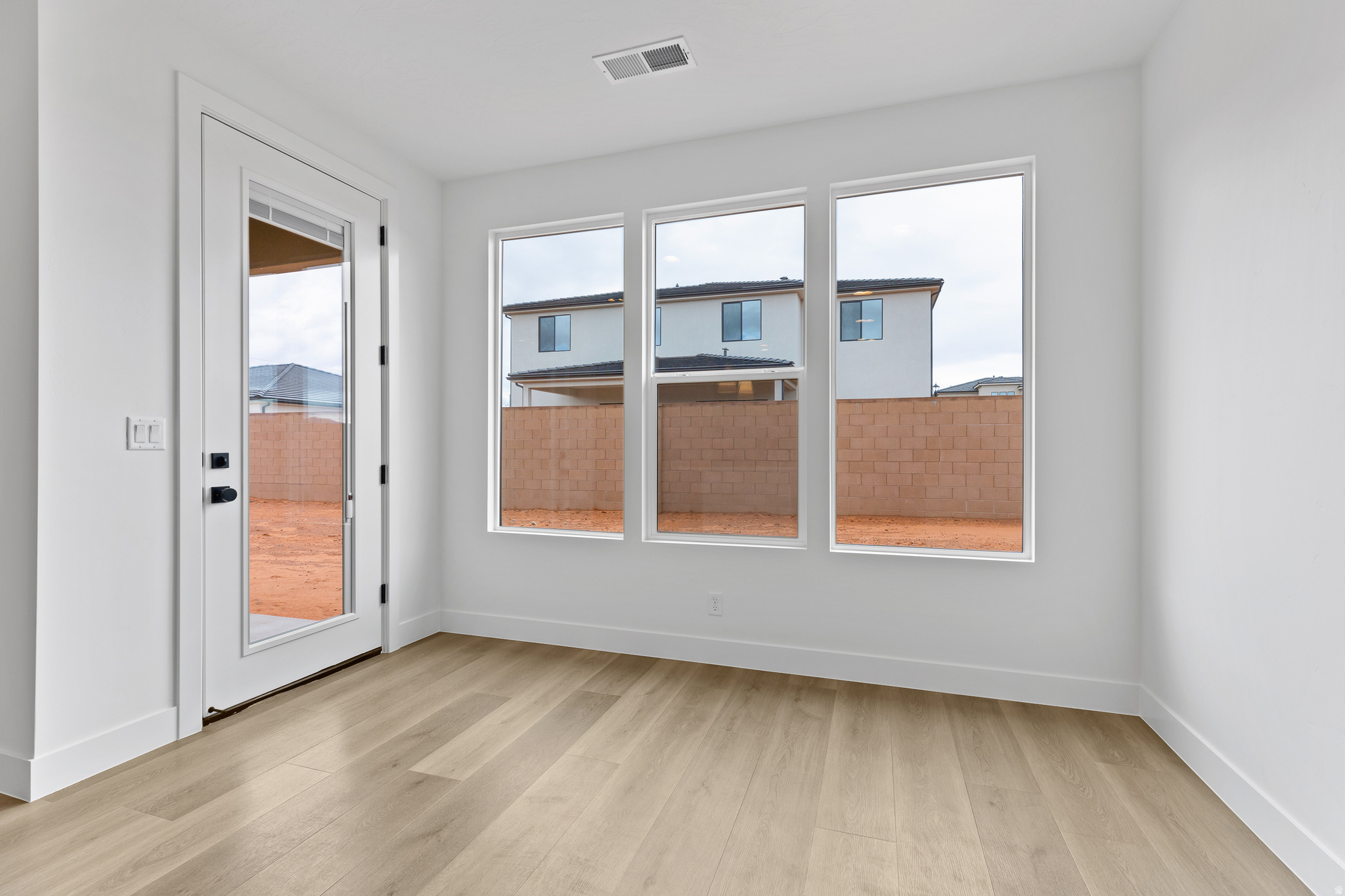 SAND POINT - Residential