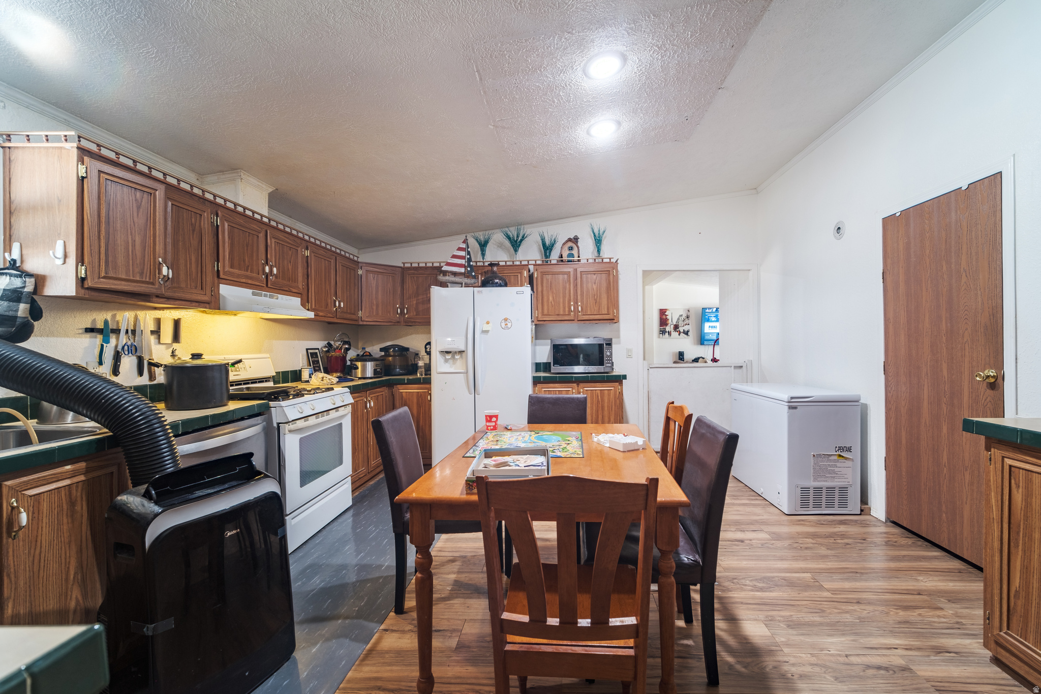 ROAD TAYLOR - Residential