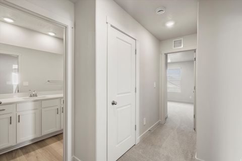 Tiny photo for 856 N 260 E, Santaquin, UT 84655 (MLS # 2157921)