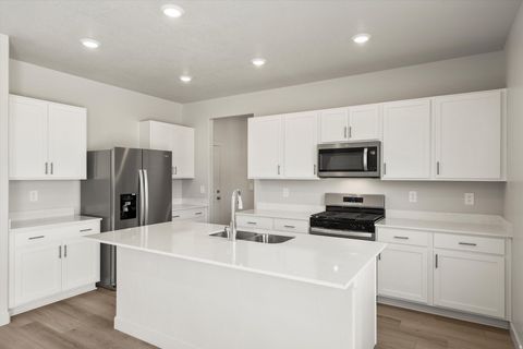 Tiny photo for 856 N 260 E, Santaquin, UT 84655 (MLS # 2157921)
