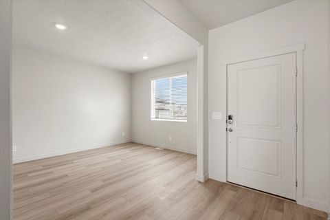 Tiny photo for 856 N 260 E, Santaquin, UT 84655 (MLS # 2157921)