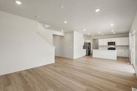 Tiny photo for 856 N 260 E, Santaquin, UT 84655 (MLS # 2157921)