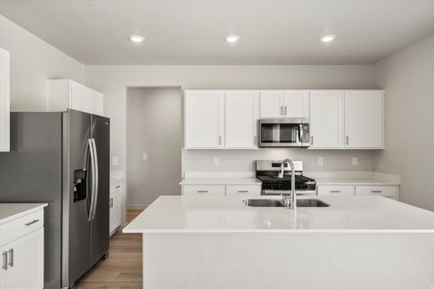 Tiny photo for 856 N 260 E, Santaquin, UT 84655 (MLS # 2157921)