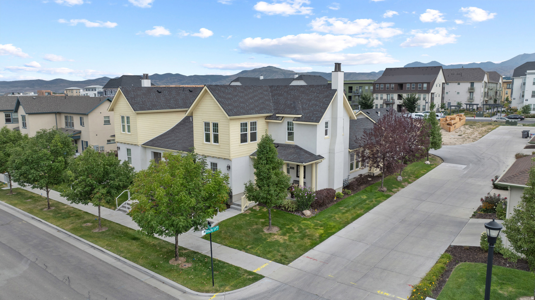 DAYBREAK - Residential