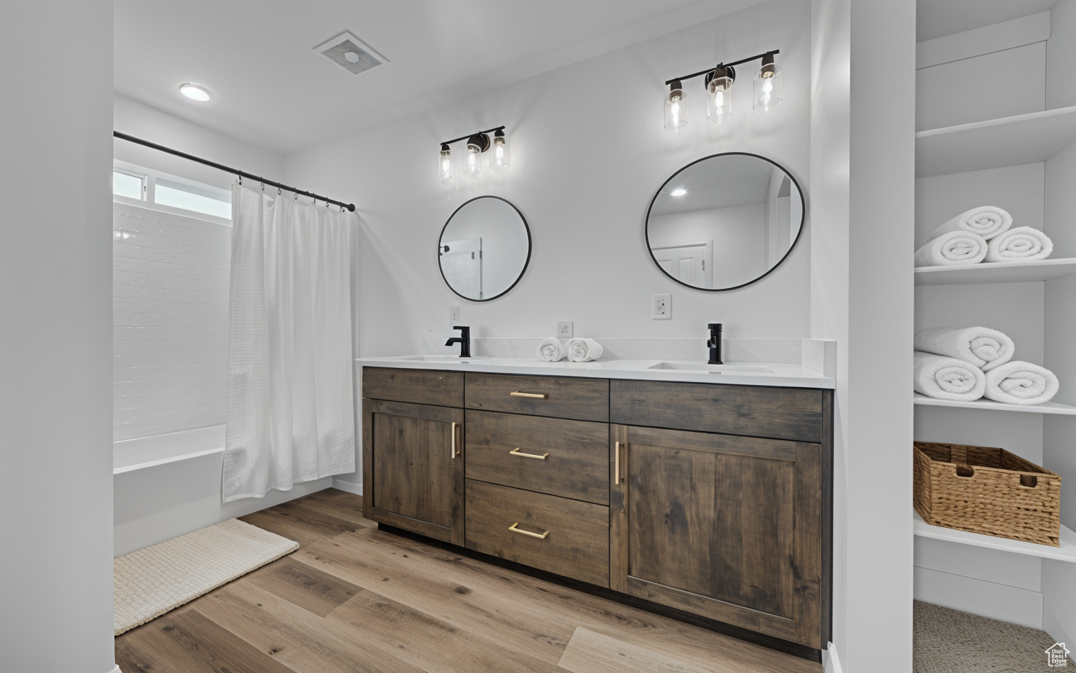 EAST RIDGE ESTATES - Residential