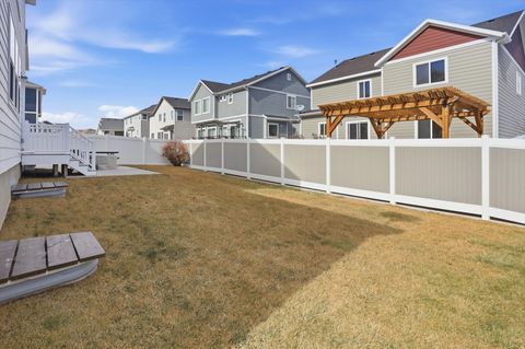 Tiny photo for 3668 W RUSHTON VIEW DR S, South Jordan, UT 84095 (MLS # 2140077)