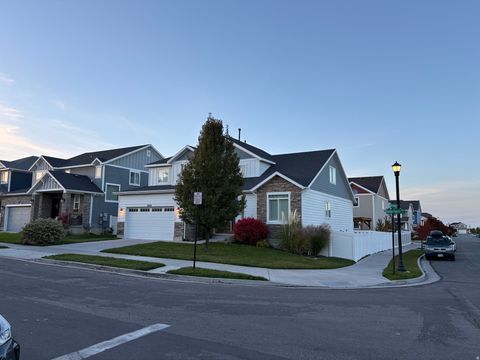 Photo of 3668 W RUSHTON VIEW DR S, South Jordan, UT 84095 (MLS # 2140077)