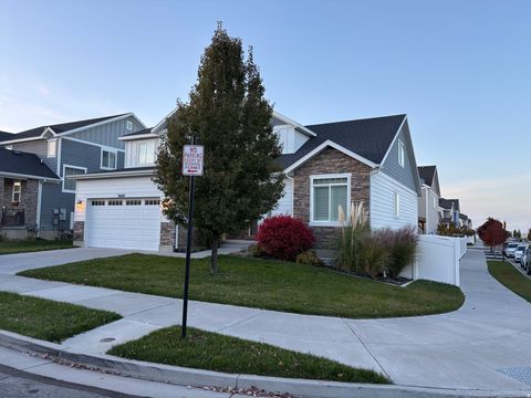 Tiny photo for 3668 W RUSHTON VIEW DR S, South Jordan, UT 84095 (MLS # 2140077)