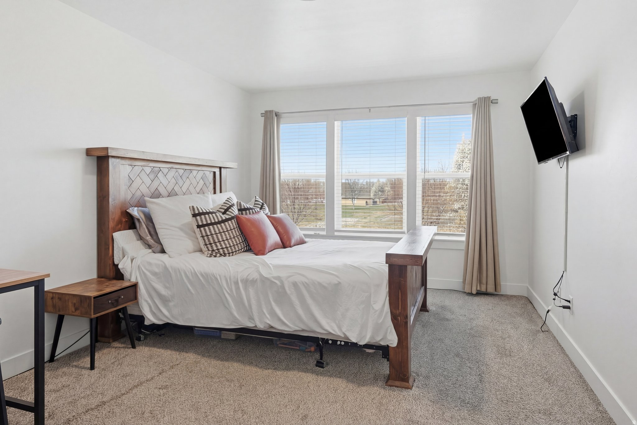 WOODMORE POINTE SUBD - Residential