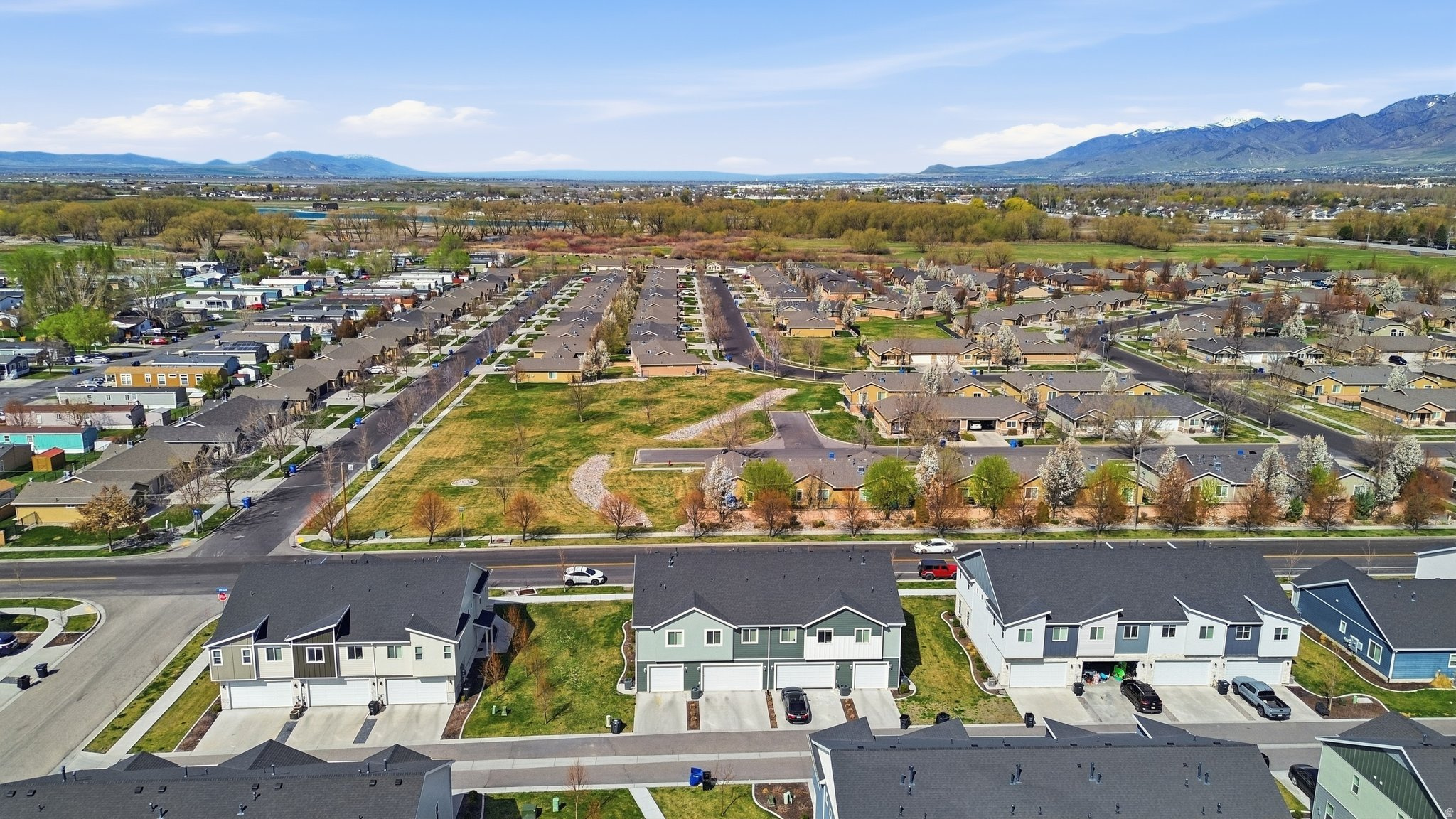 WOODMORE POINTE SUBD - Residential