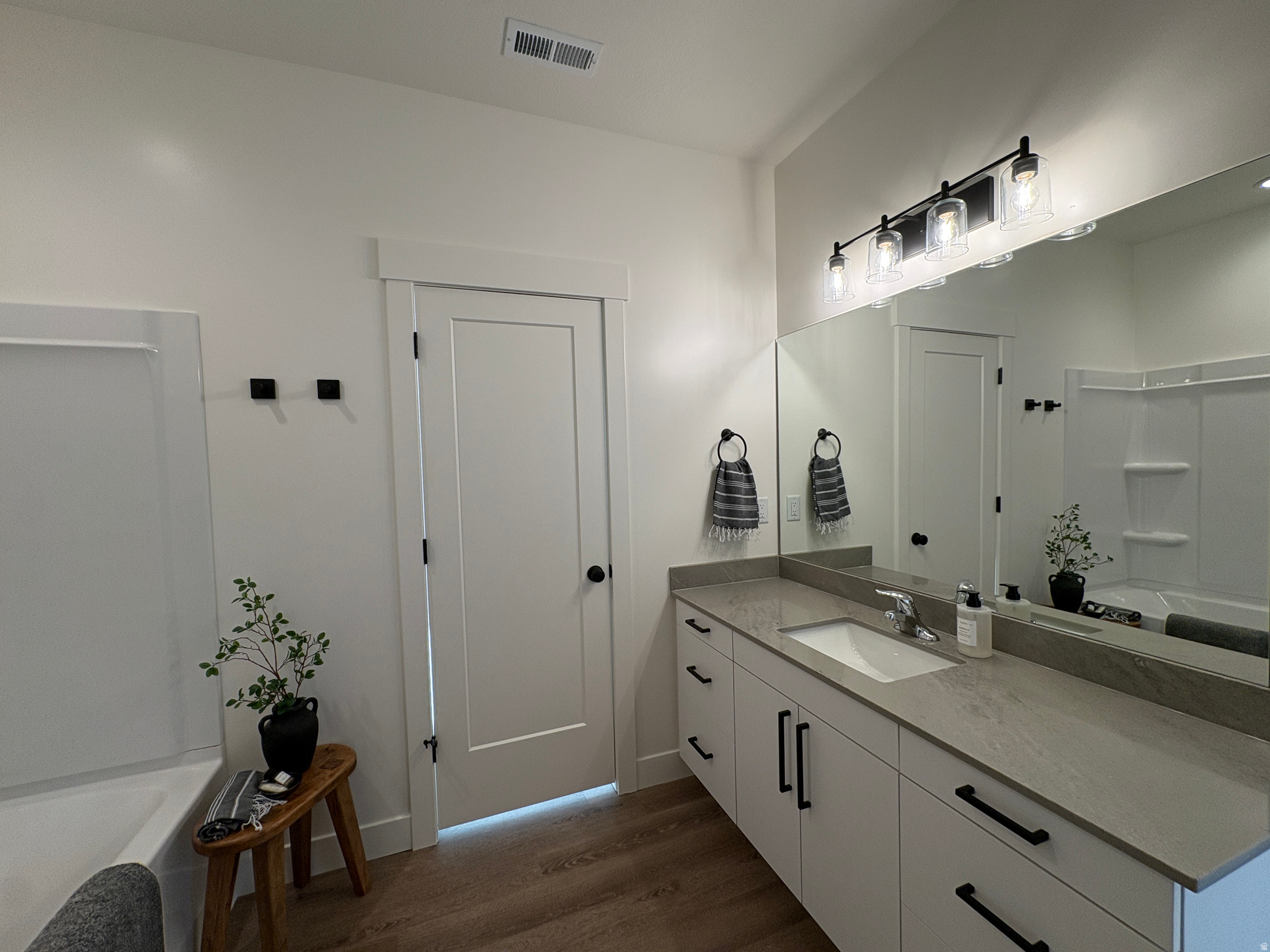 SALT GRASS - Residential