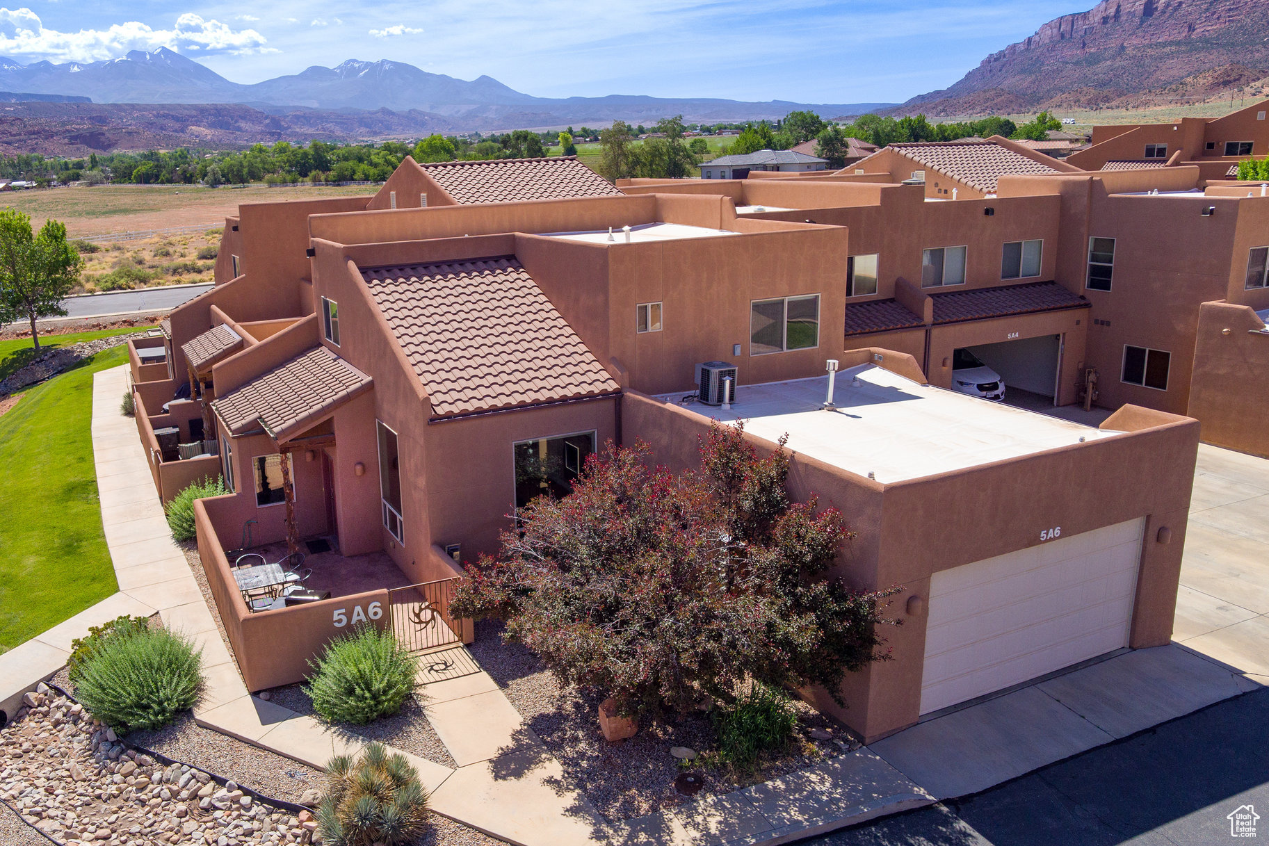 RIM VILLAGE VISTAS - Residential