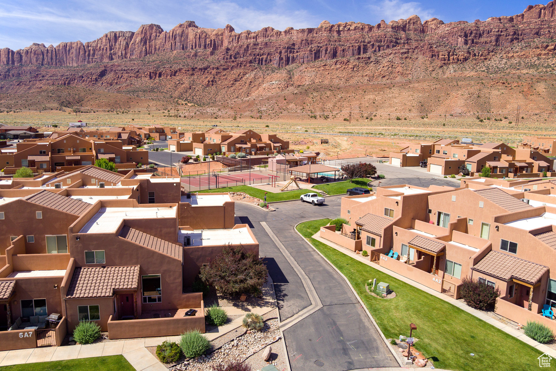 RIM VILLAGE VISTAS - Residential