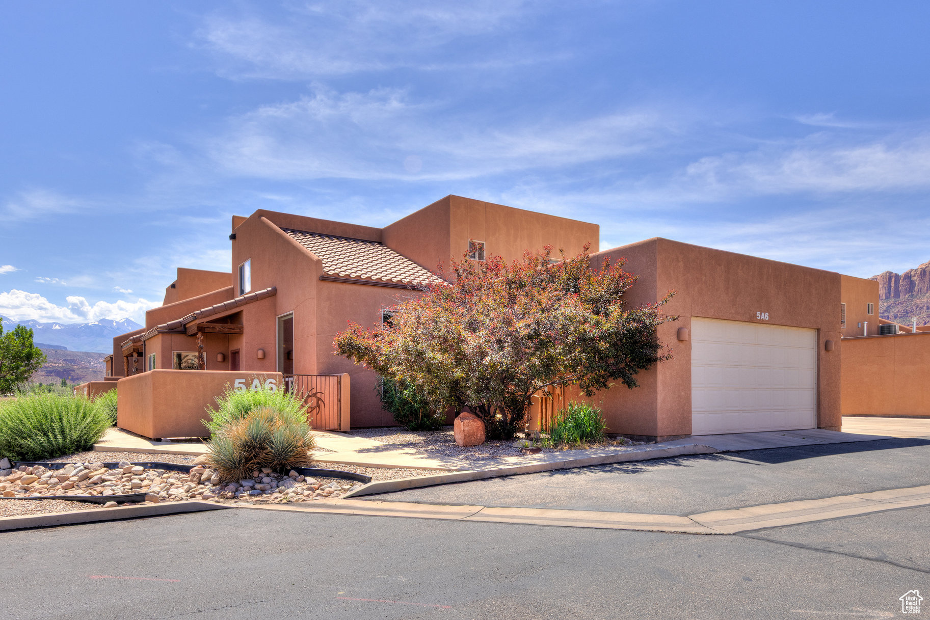 RIM VILLAGE VISTAS - Residential