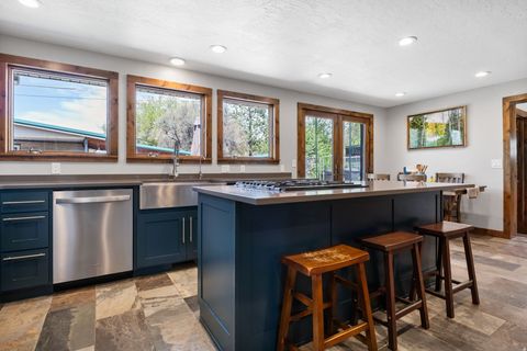 Tiny photo for 687 E 600 S, Payson, UT 84651 (MLS # 2152980)