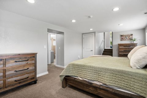 Tiny photo for 687 E 600 S, Payson, UT 84651 (MLS # 2152980)