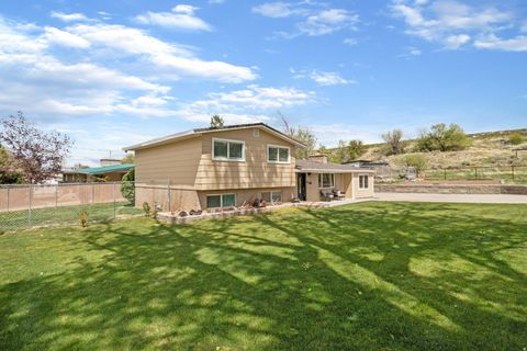 Tiny photo for 687 E 600 S, Payson, UT 84651 (MLS # 2152980)