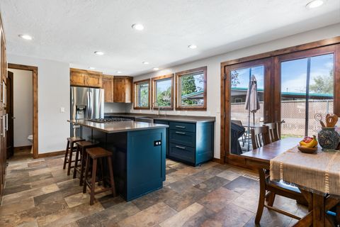Tiny photo for 687 E 600 S, Payson, UT 84651 (MLS # 2152980)