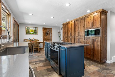 Tiny photo for 687 E 600 S, Payson, UT 84651 (MLS # 2152980)