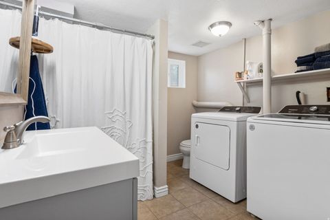 Tiny photo for 687 E 600 S, Payson, UT 84651 (MLS # 2152980)
