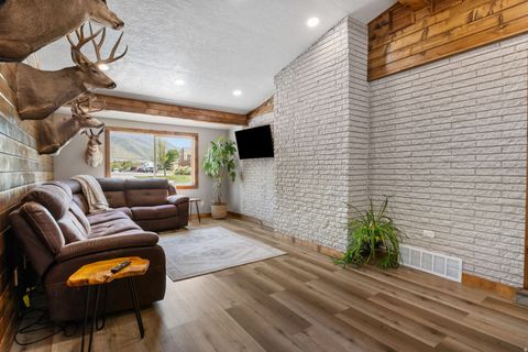 Tiny photo for 687 E 600 S, Payson, UT 84651 (MLS # 2152980)