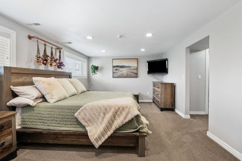 Tiny photo for 687 E 600 S, Payson, UT 84651 (MLS # 2152980)