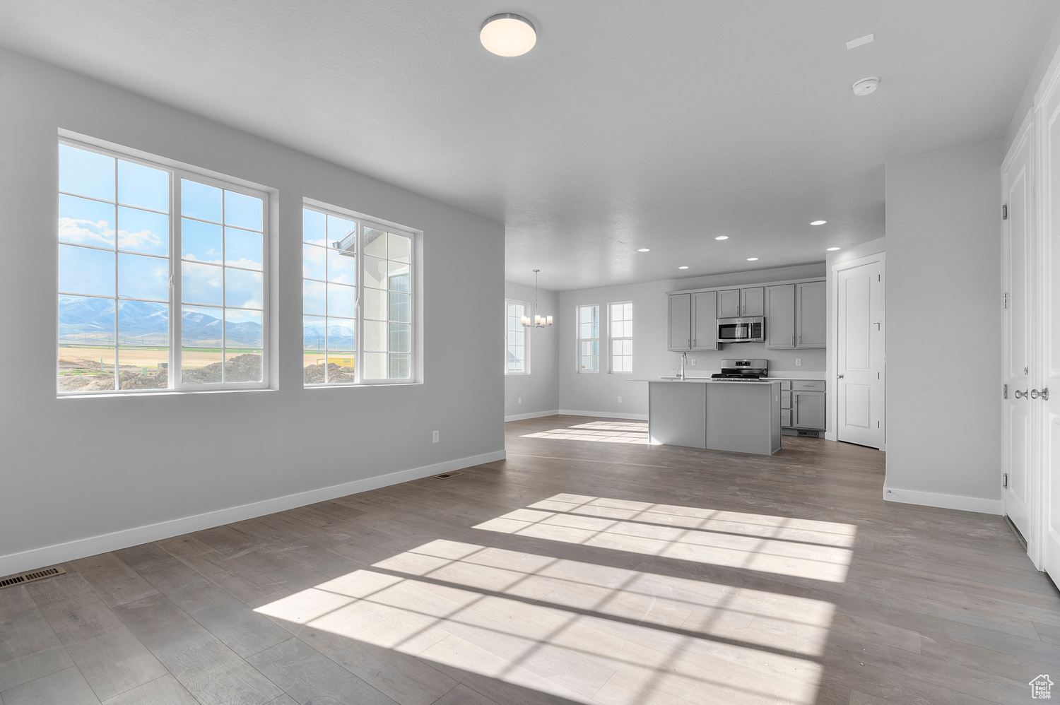 8964 S Veiled Peak Rd, West Jordan, Utah image 6