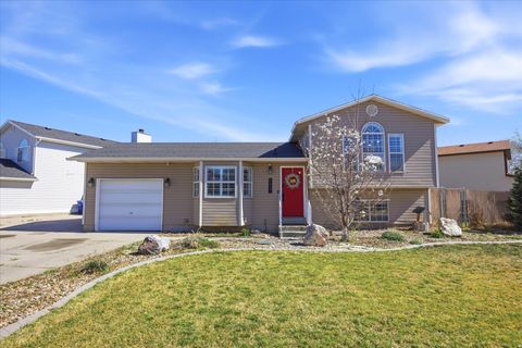 Photo of 6831 S FOX RIDGE WAY, West Jordan, UT 84081 (MLS # 2146679)