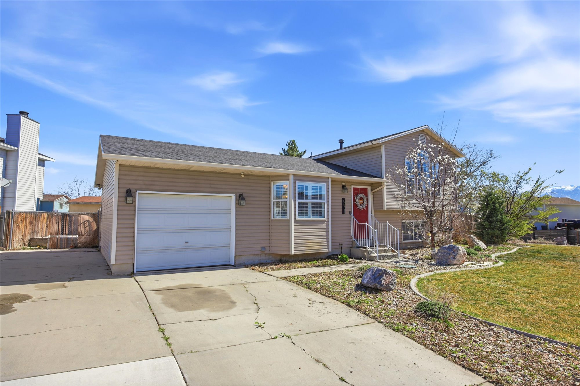 OQUIRRH SHADOWS - Residential
