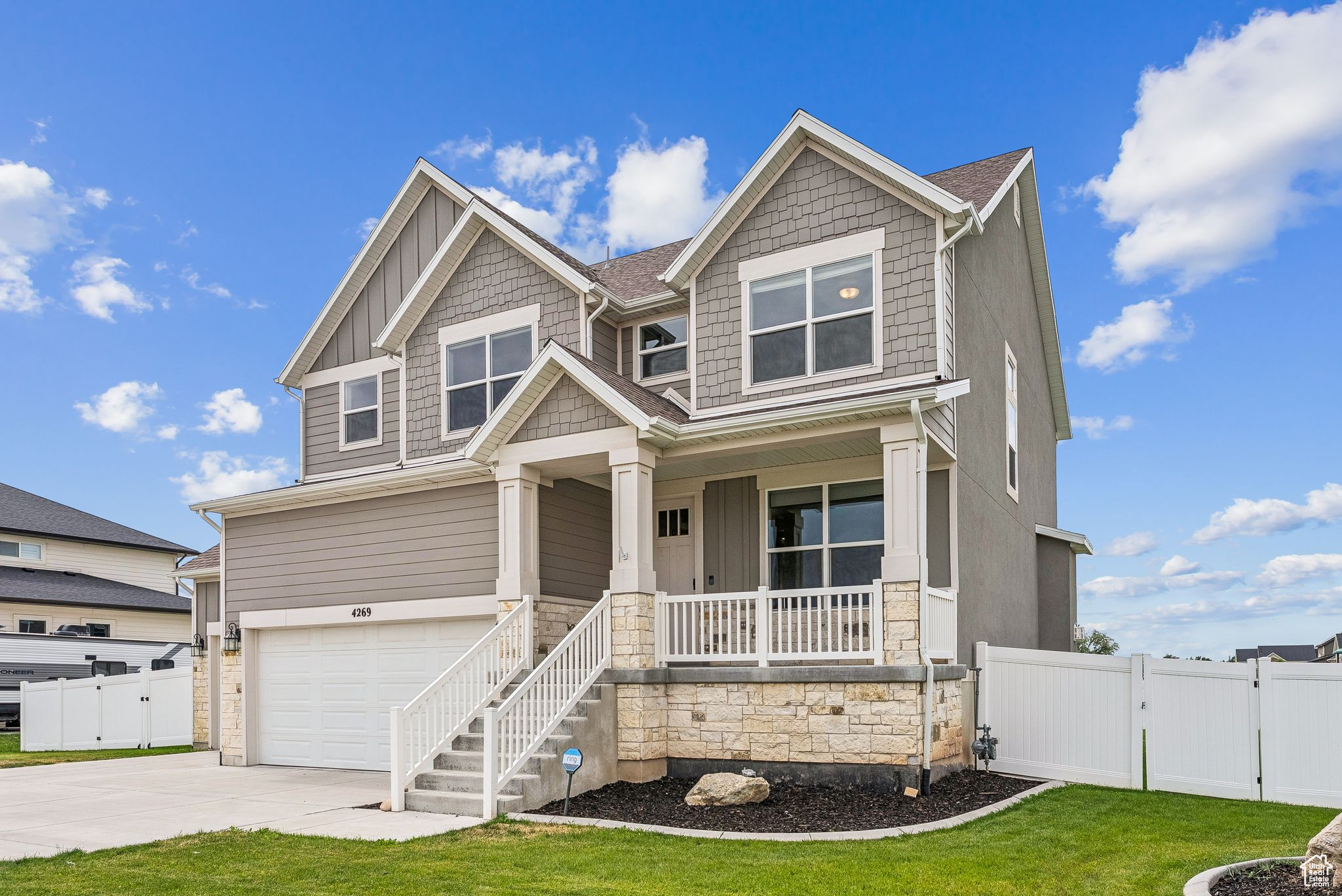 SUNSET EQUESTRIAN - Residential
