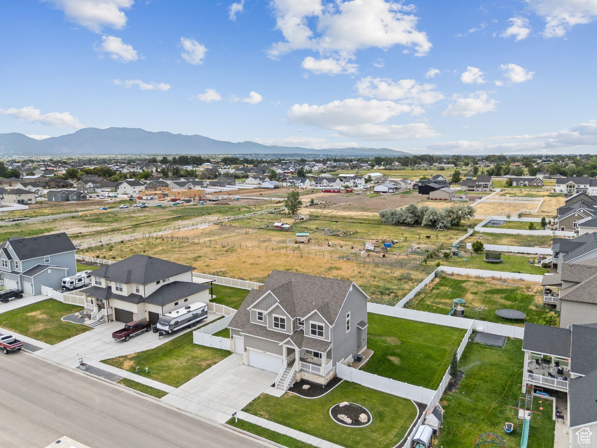 SUNSET EQUESTRIAN - Residential