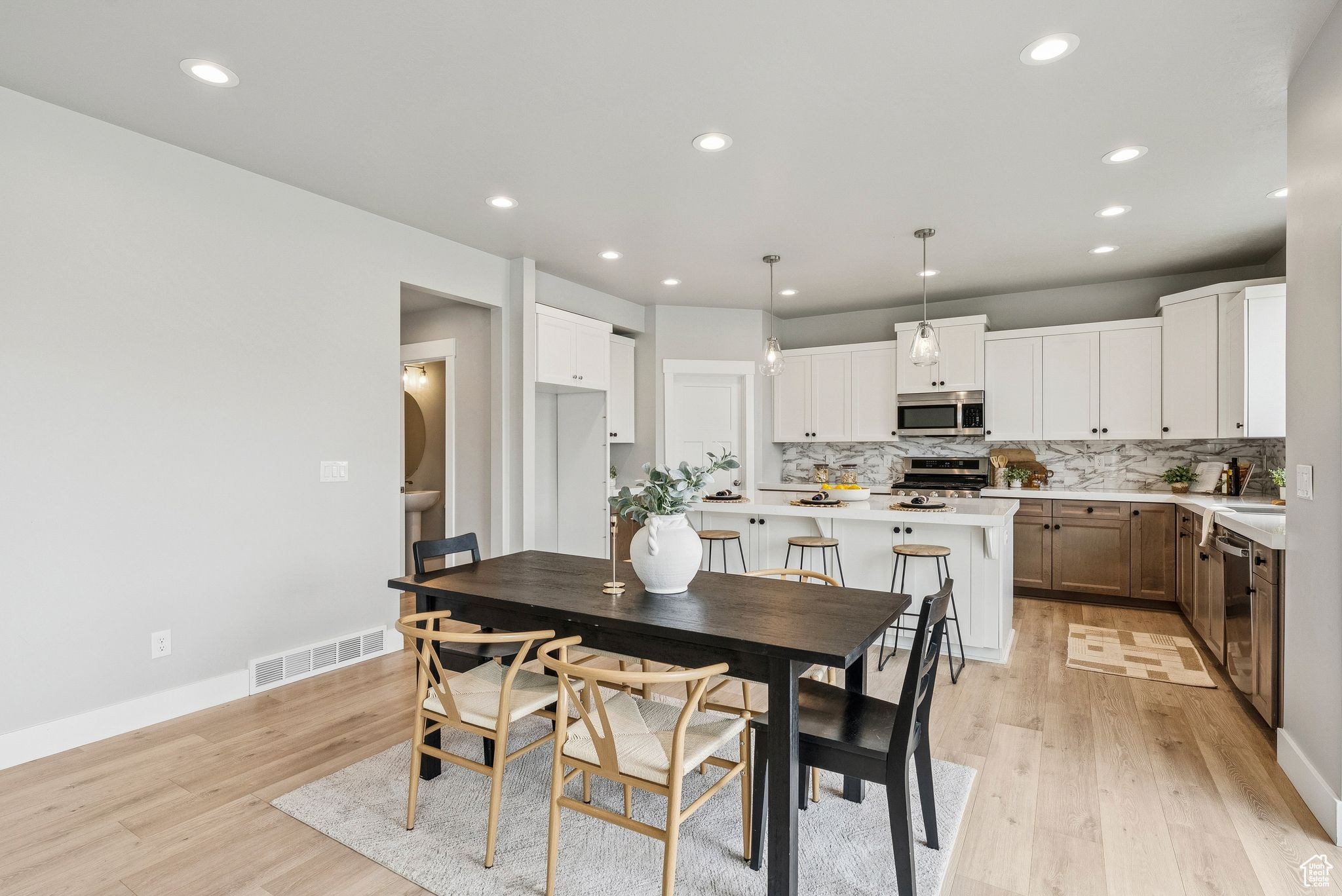 SUNSET EQUESTRIAN - Residential