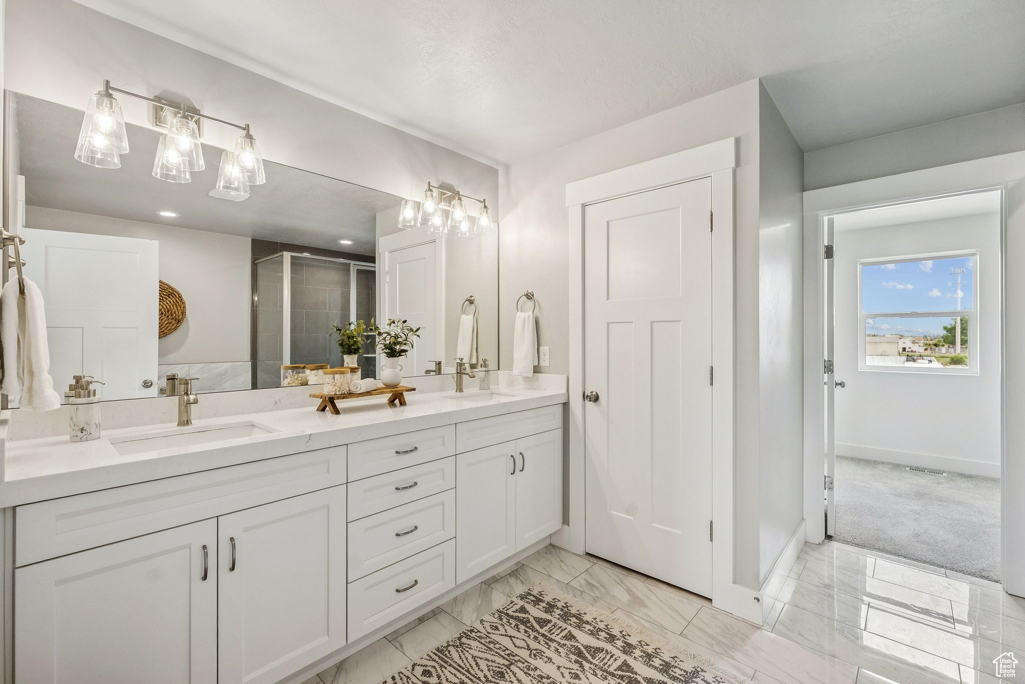 SUNSET EQUESTRIAN - Residential